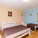Eva Apartamento Funtana